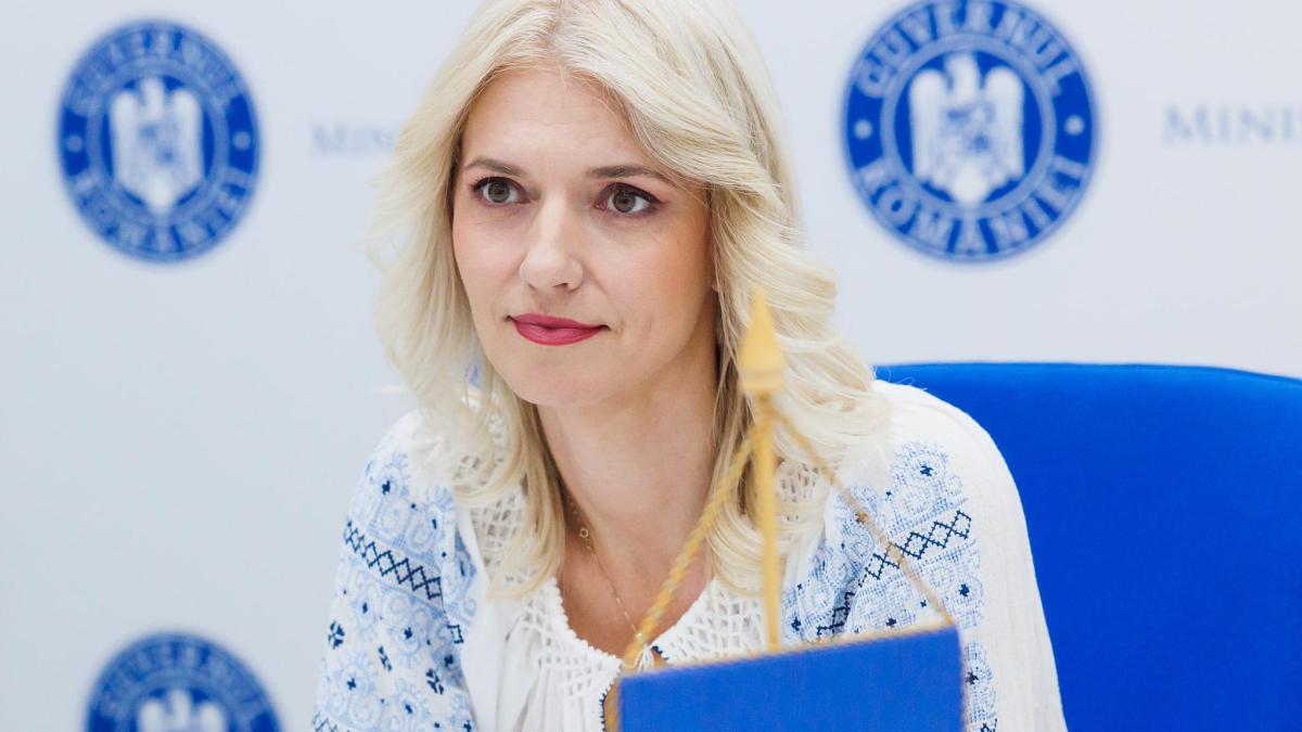 alina-gorghiu_78765400