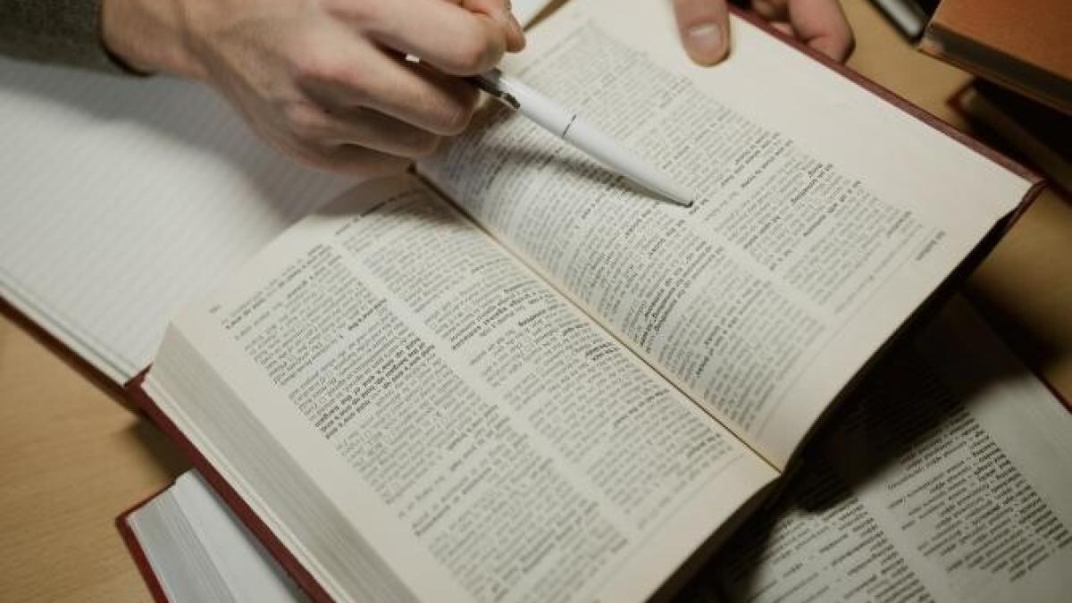 coalitia--scris-cu-litera-mare-sau-mica-cum-este-corect--prof--mariana-badea-explica_67427900