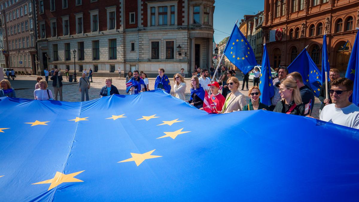 uniunea-europeana-steag-ue_72336000