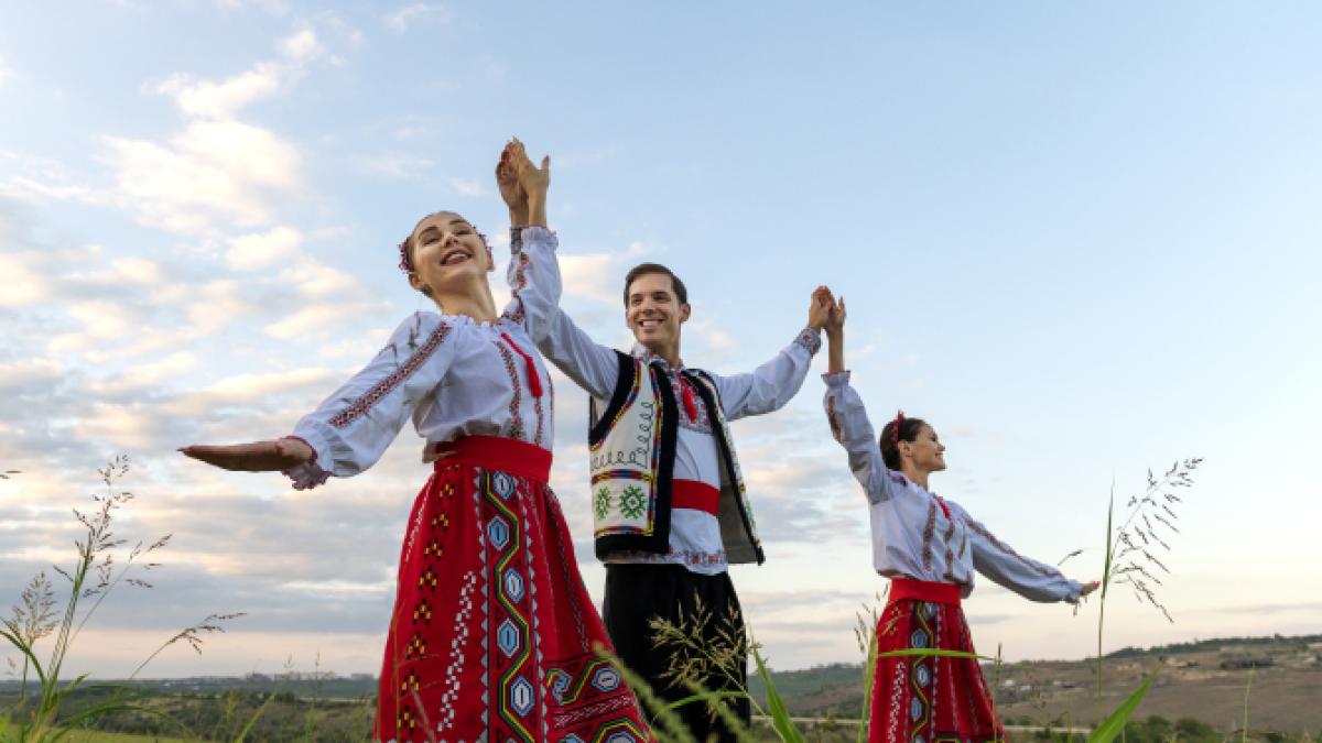 romani-diaspora-traditii-romanesti-dansuri-populare-traditii-si-obiceiuri_23209000_51790200