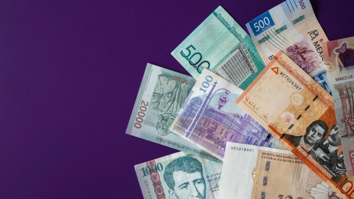 cand-este-momentul-potrivit-pentru-a-vinde-si-a-cumpara-valuta_99809100