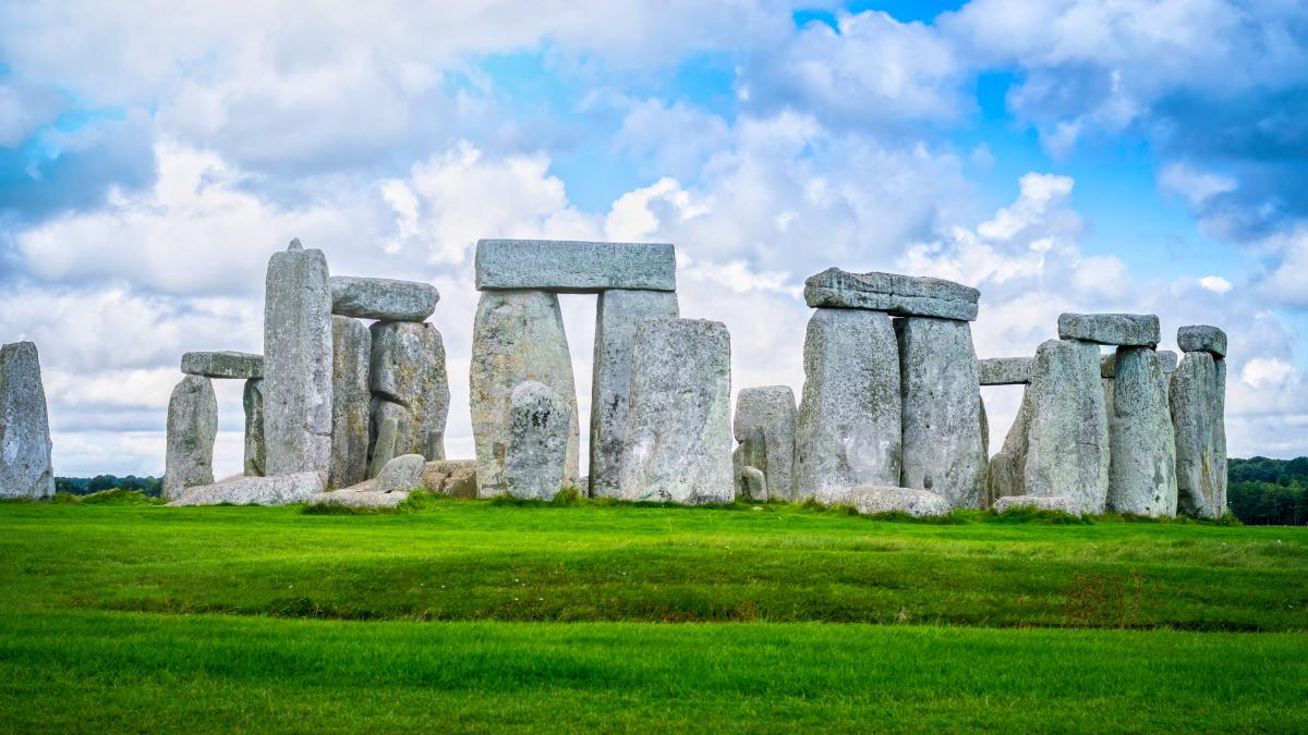 stonehenge_90573900