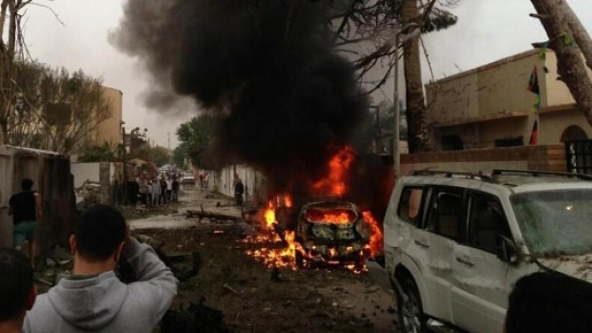 masina-capcana--detonata-in-afganistan--5-politisti-ucisi-si-12-raniti_50653200