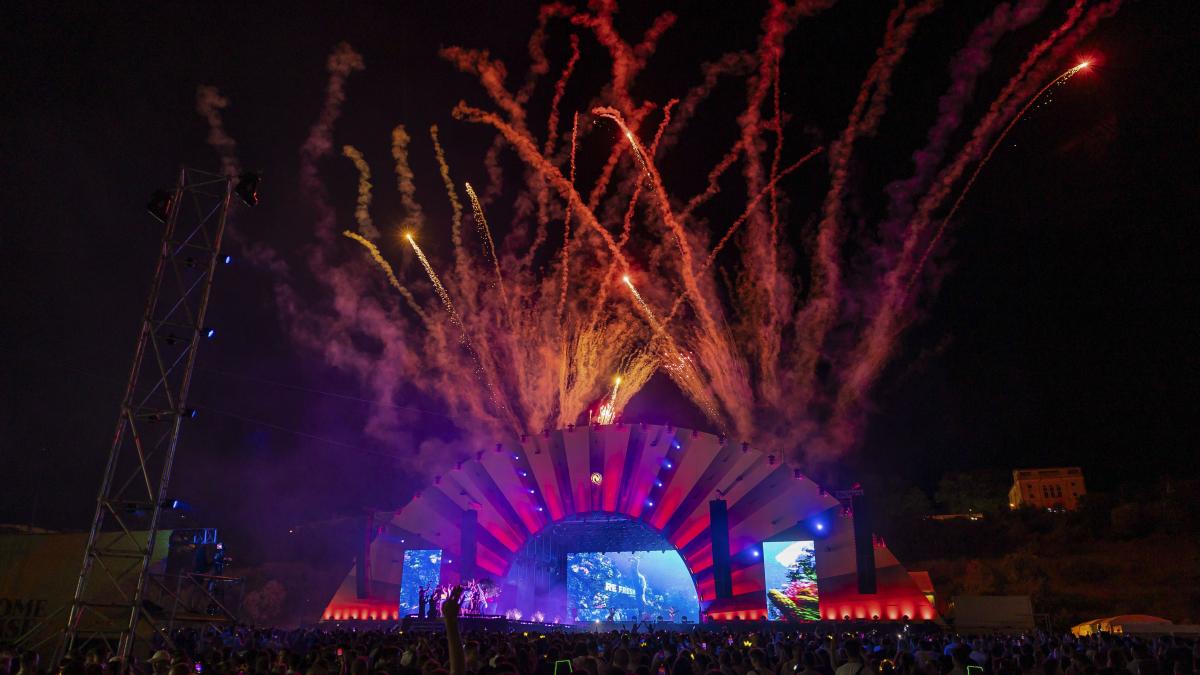 beach-please_44451400