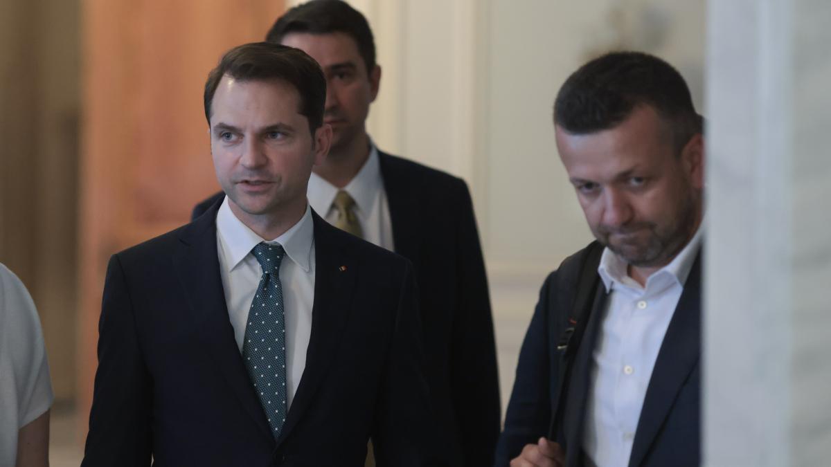 sebastian-burduja--sedinta-de-urgenta-la-energie--ce-masuri-de-iau-din-cauza-caniculei-si-la-ce-sa-ne-asteptam_83719400