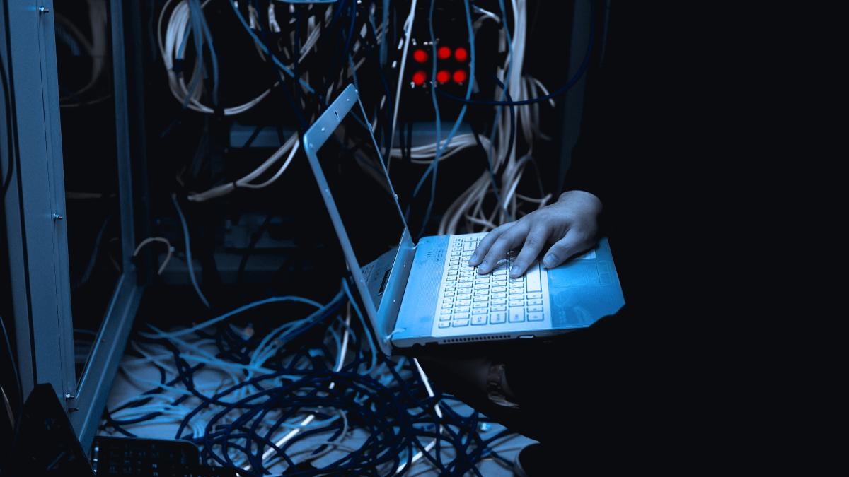 cum-de-a-scapat-ieftin-romania-de-pana-cibernetica--catalin-chivulescu--consultant-it-din-ignoranta-autoritatilor-romane--nu-din-alt-motiv_50577000