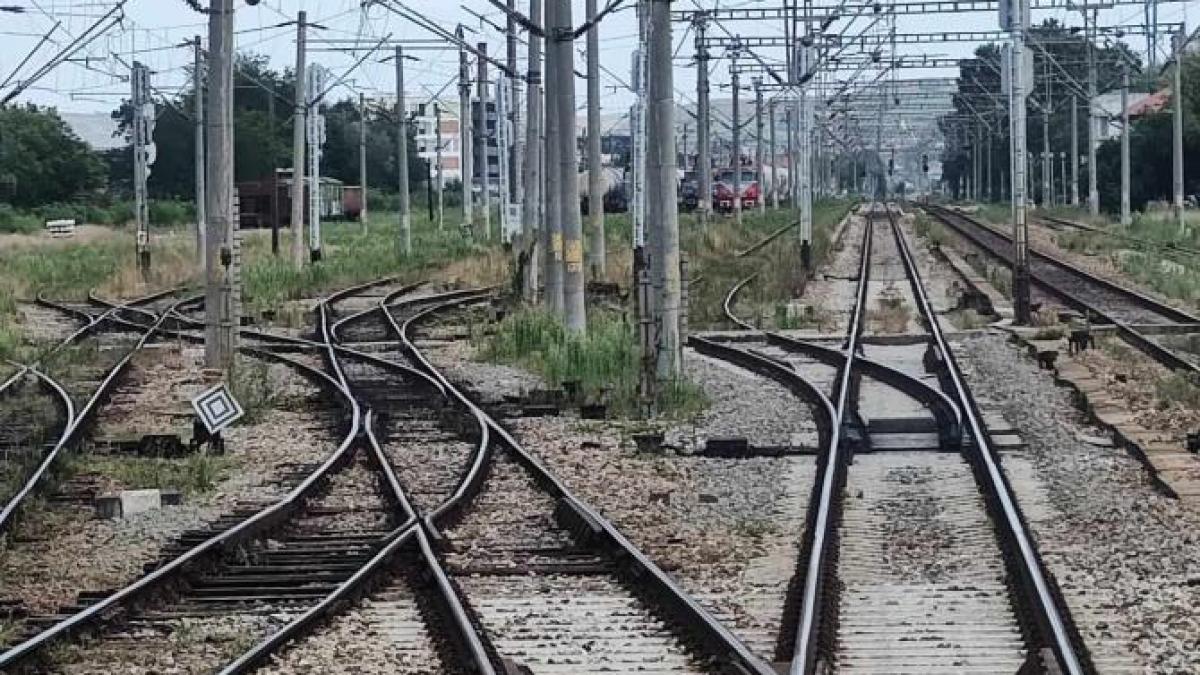 incendiu-la-un-tren-marfar--circulatia-feroviara-intre-faurei-si-constanta-a-fost-intrerupta_97048300
