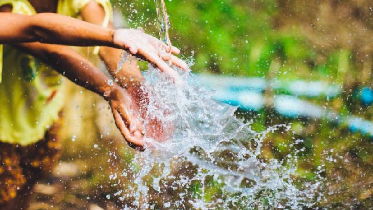 o-noua-moda-in-grupurile-de-mamici-cursa-pentru-a-le-oferi-copiilor-o-vara-ca-in-anii-90_76444200