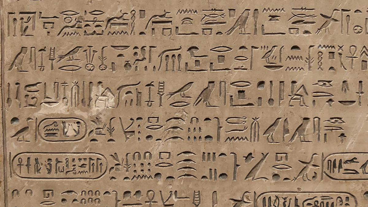 inscriptii-antice-egiptene_08209800