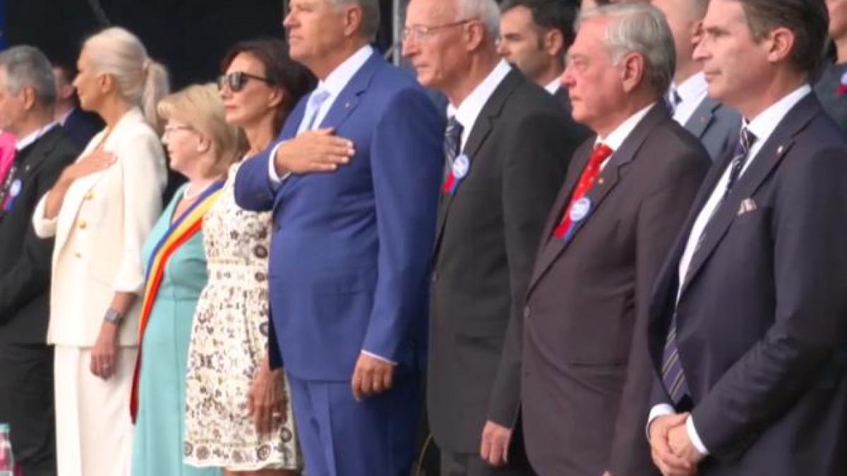 iohannis--in-fata-a-10-000-de-etnici-germani--la-sibiu-va-urez-bun-venit-in-acest-taram-binecuvantat-al-europei_31312700