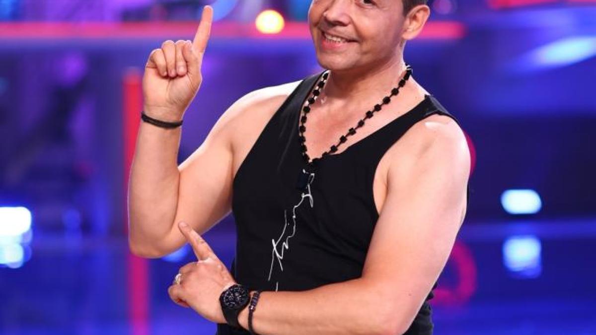 jean-de-la-craiova--luat-la-rost--la-tv-trebuia-sa-stai-acasa--sa-dormi_31873700