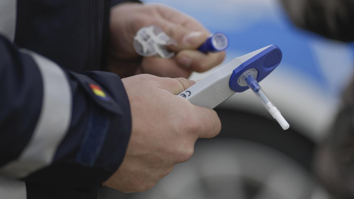 cati-bani-ar-fi-risipit-statul-pe-aparatele-de-tip-drug-test--facias-politia-romana-si-mai-trebuie-sa-lamureasca-aceasta-situatie_41844800