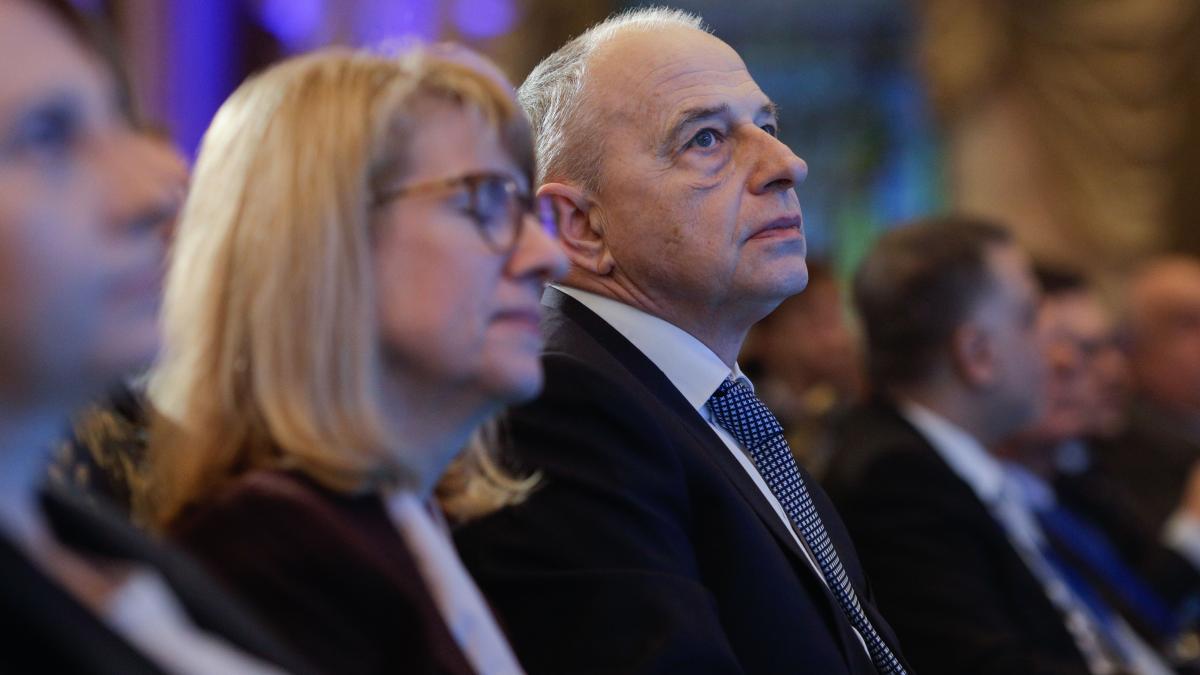 candidatura-lui-mircea-geoana-la-prezidentiale--tot-mai-clara--chirieac-psd-si-pnl-raman-favoriti--depinde-ce-reuseste-sa-stranga-in-jurul-sau_97353400