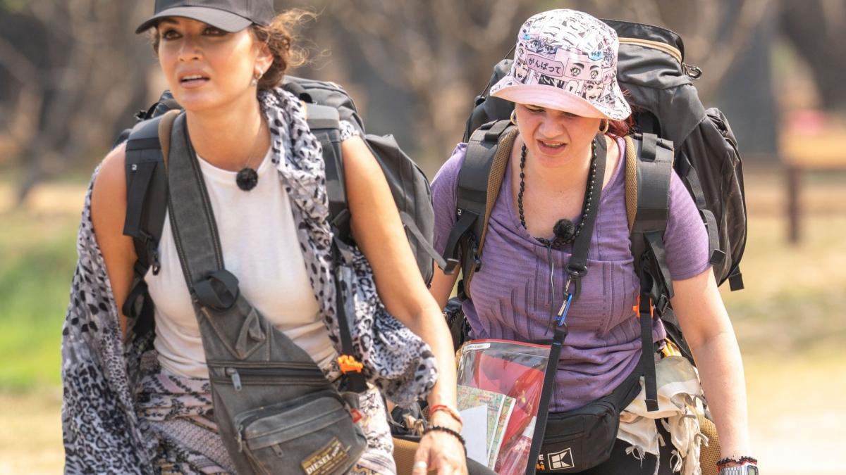 anca-si-andreea_2_85610700