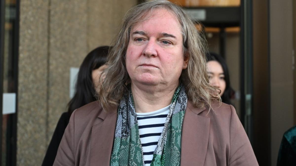 roxanne_trans_44420900