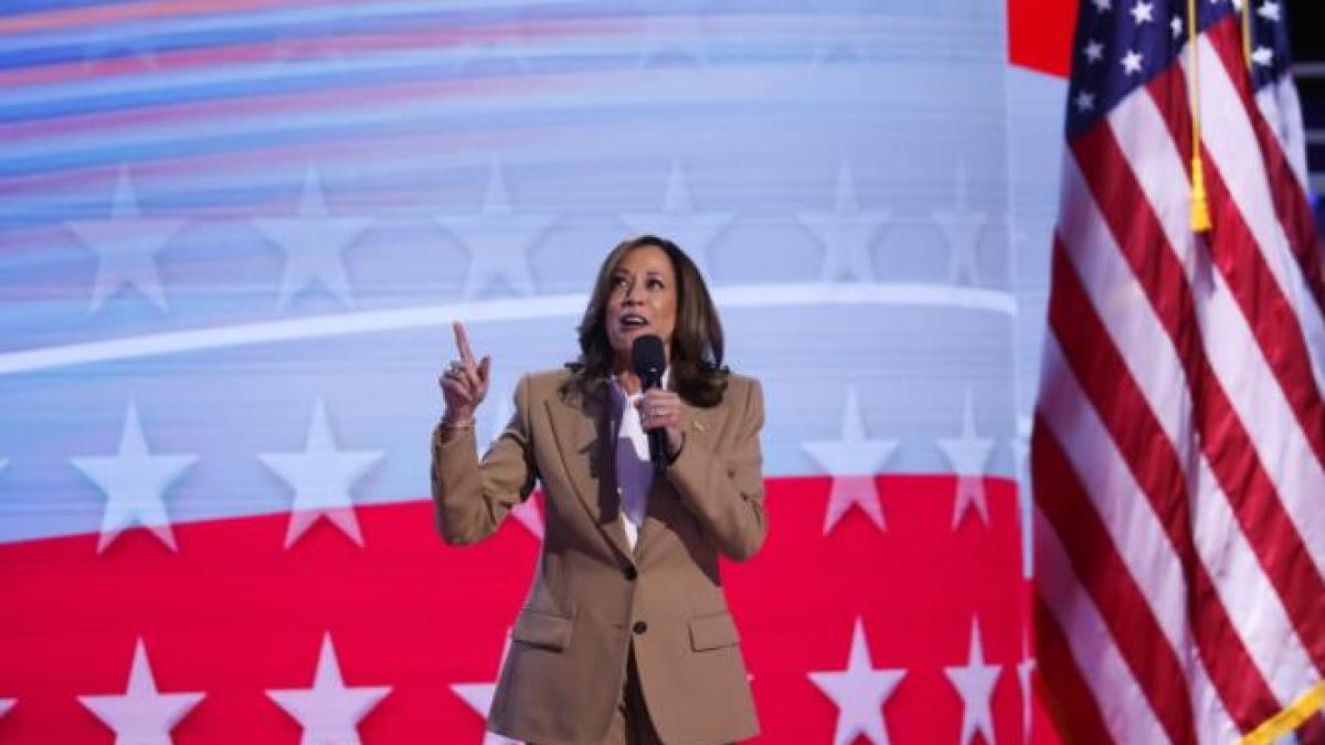 kamala-harris--sustinuta-de-o-fosta-prima-doamna-a-sua-viitorul-este-aici_21093700