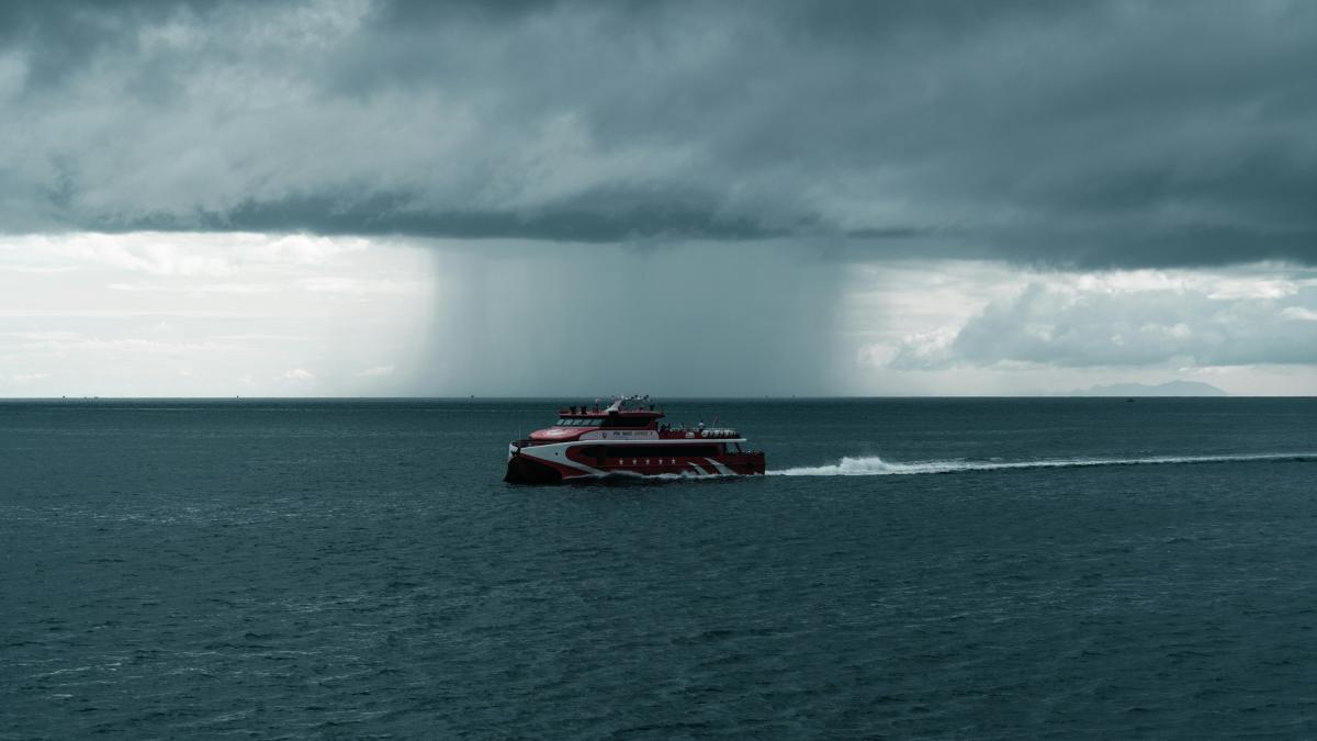 trombe-pe-mare-ambarcatiuni-florinela-georgescu_55109700