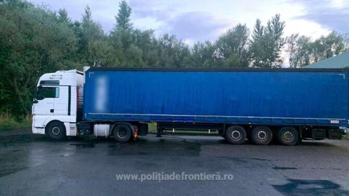 cinci-automarfare--oprite-sa-introduca-in-tara-peste-54-de-tone-de-deseuri-din-italia--germania--franta-si-elvetia_76460700