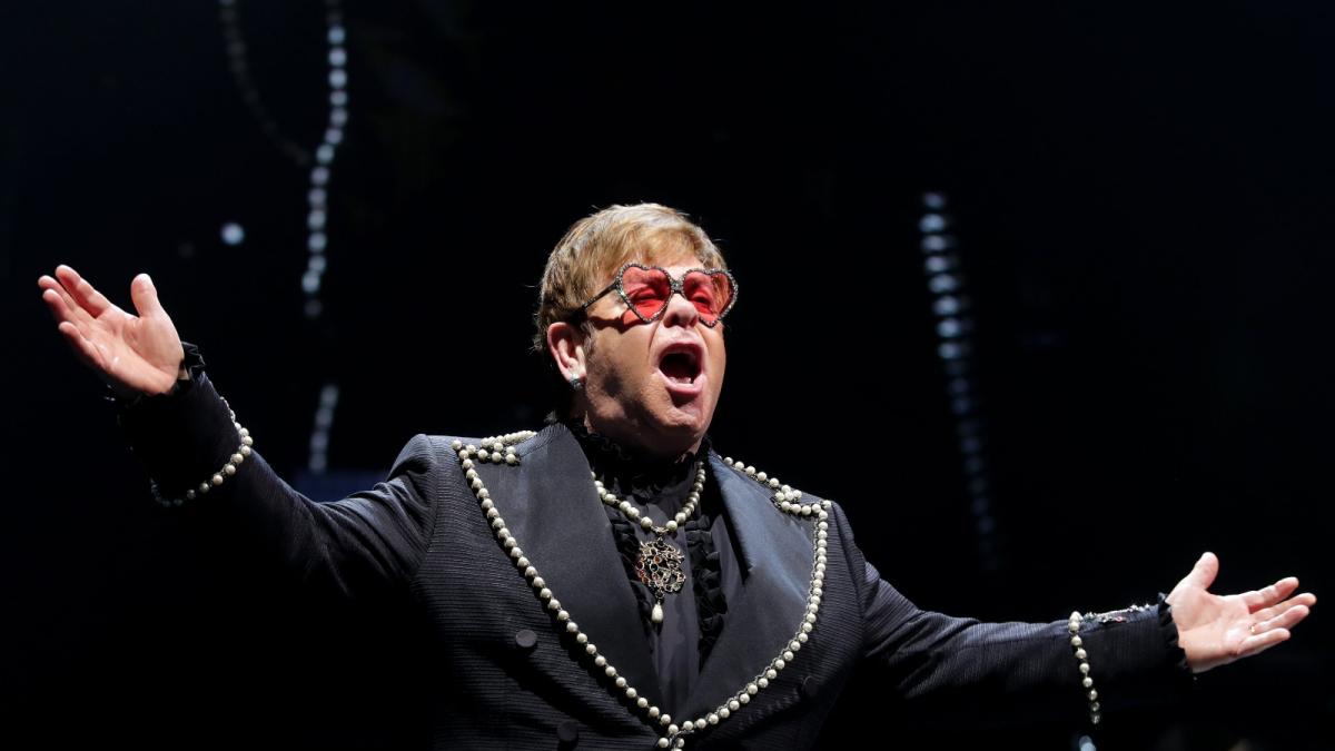 elton_john_64020300