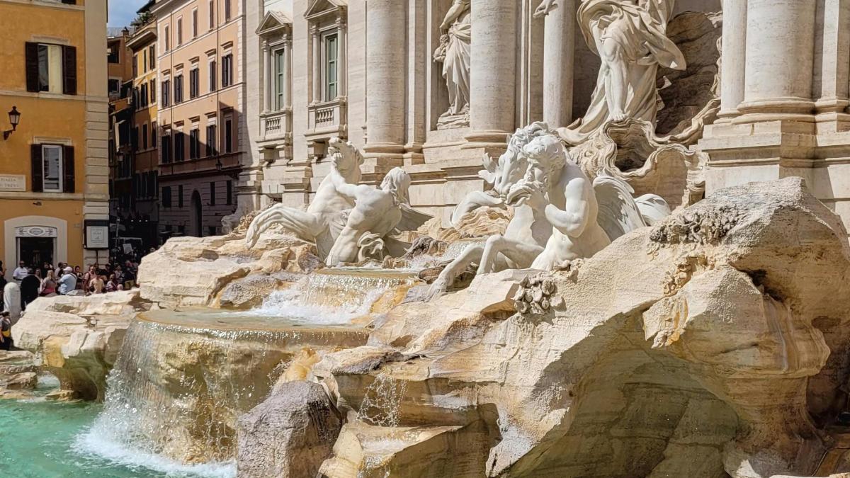 fontana-trevi_27687700