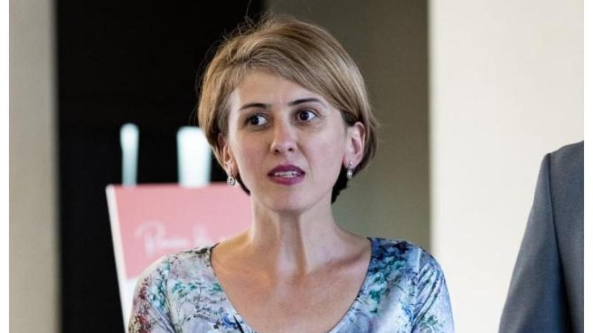 alina-dobrescu_38602100