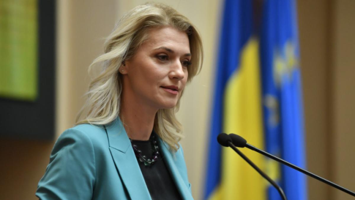 alina-gorghiu-interviu-dc-news_72903100