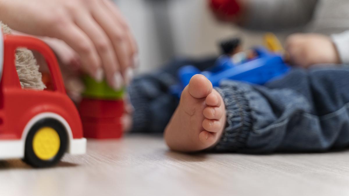 un-minor-de-numai-1-an-si-jumatate--salvat-de-doi-politisti-din-neamt-care-i-au-facut-masaj-cardiac_42293200