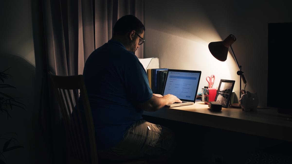 man-working-dark_69980000