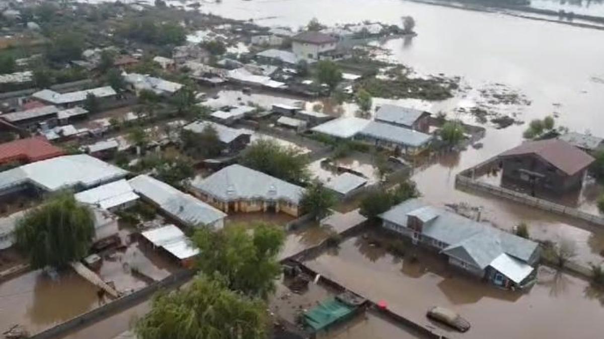 trafic-feroviar-afectat-de-inundatiile-din-moldova_84123900