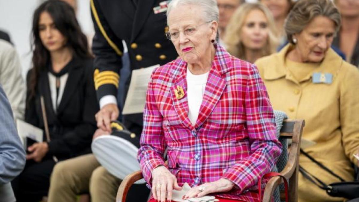 regina-margrethe-a-ii-a-a-danemarcei--internata-de-urgenta-in-spital_14284700