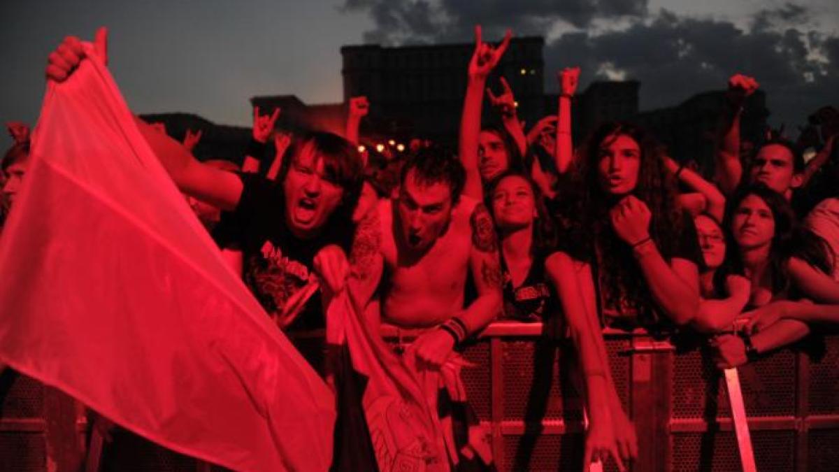 fani-la-concertul-sustinut-de-formatia-iron-maiden--in-piata-constitutiei_30654900