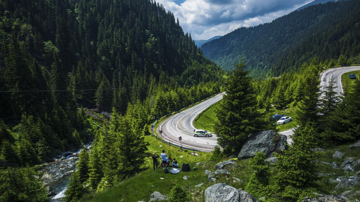 vieti-sacrificate-pentru-construirea-transfagarasanului--drumul-dintre-nori--presarat-cu-tragedii_38281000