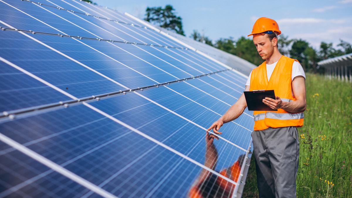 cand-incepe-programul-casa-verde-fotovoltaice--cum-se-face-inscrierea-si-care-este-calendarul-acestuia--laurentiu-neculaescu-este-extrem-de-simplu_79542100