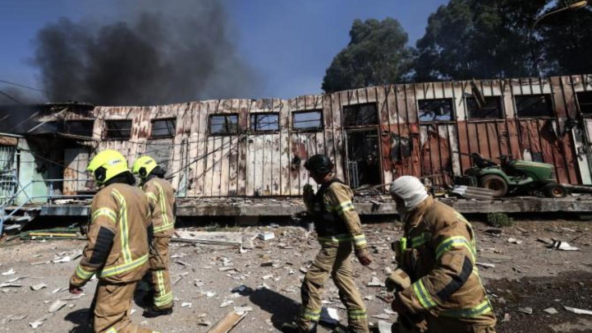 fuga-din-sudul-libanului-zeci-de-mii-de-oameni-paralizeaza-drumurile-spre-beirut---deplasarile-dureaza-12-ore_36933700