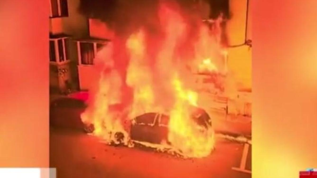 masina-incendiata_43637100