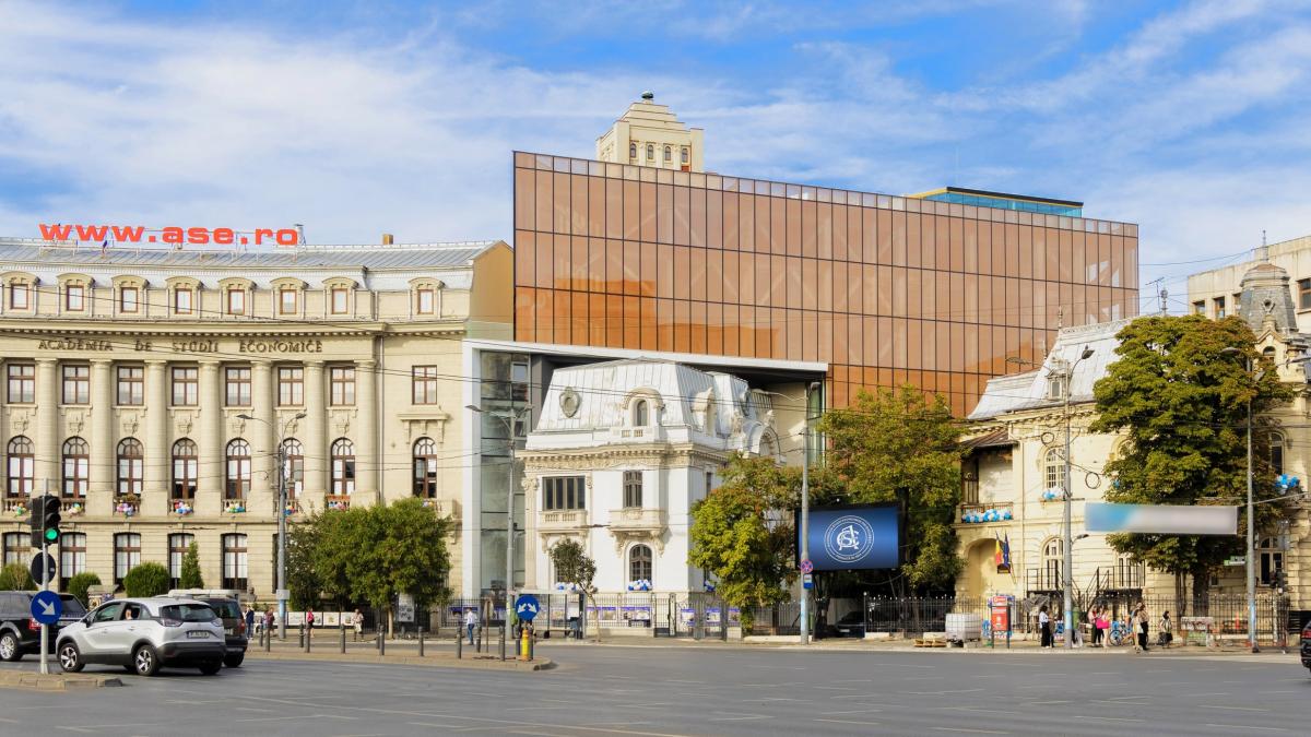 ase--piata-romana_52653500