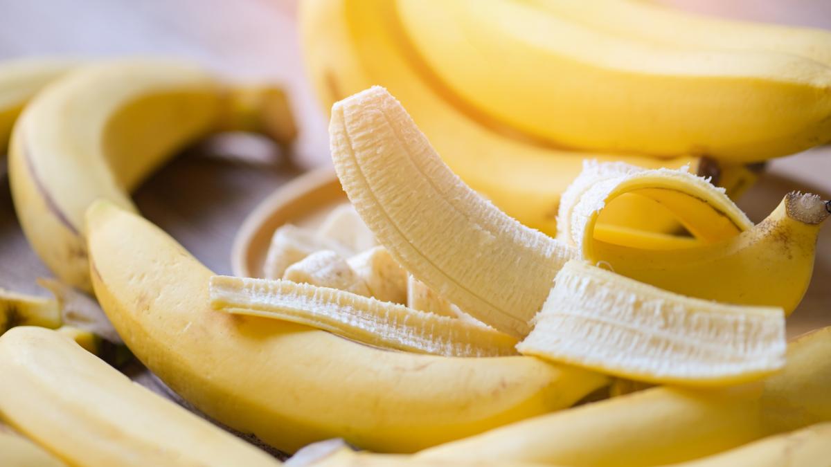 banana-peel-_19345800