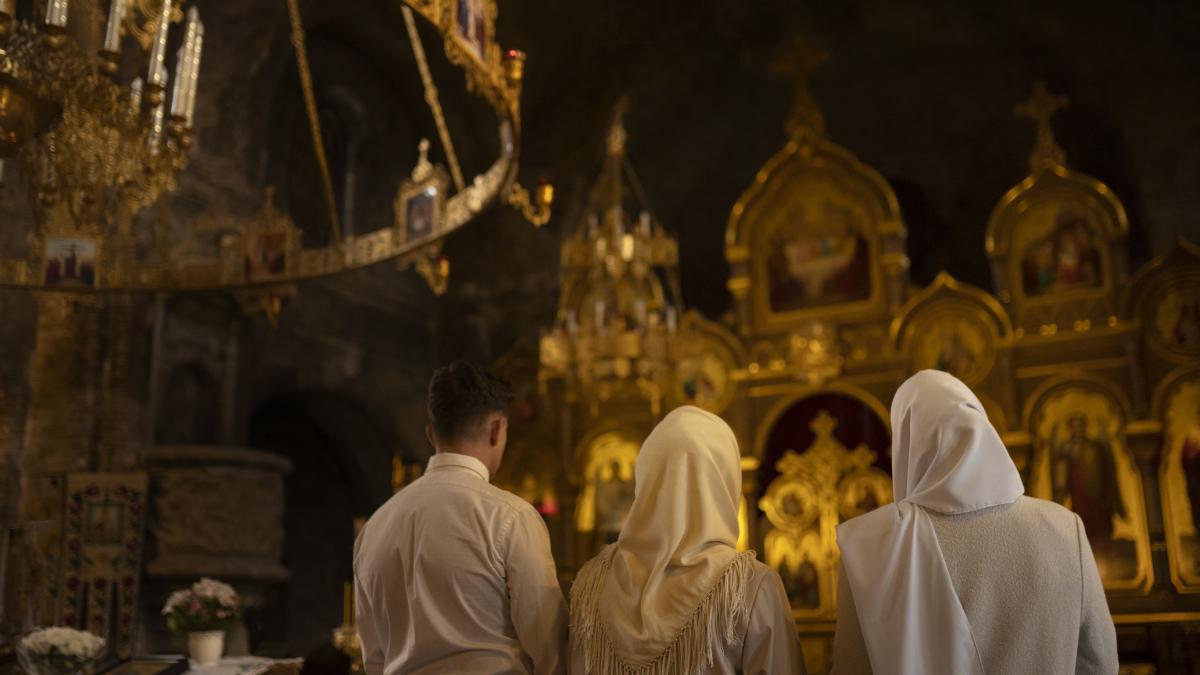 biserica-church-celebration-greek-easter_78494200