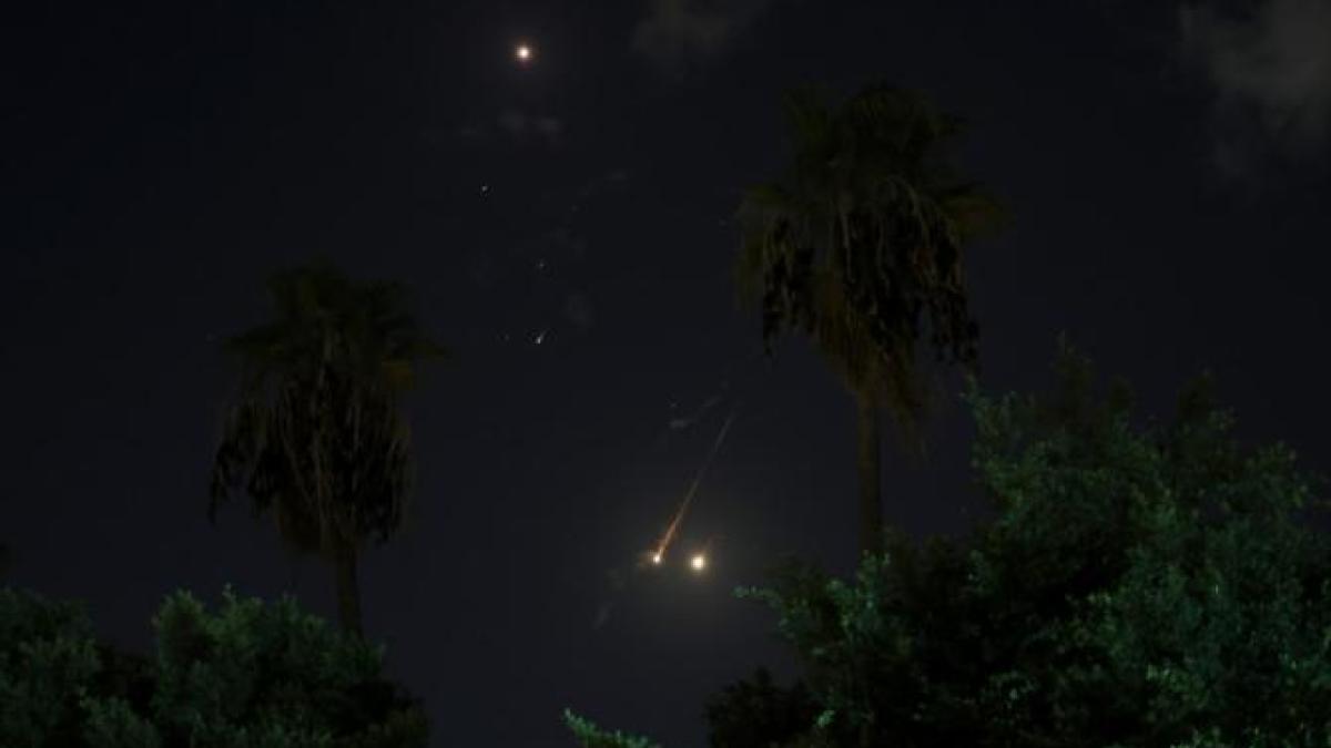 iranul-confirma--au-fost-lansate-200-de-rachete-asupra-israelului_72723400