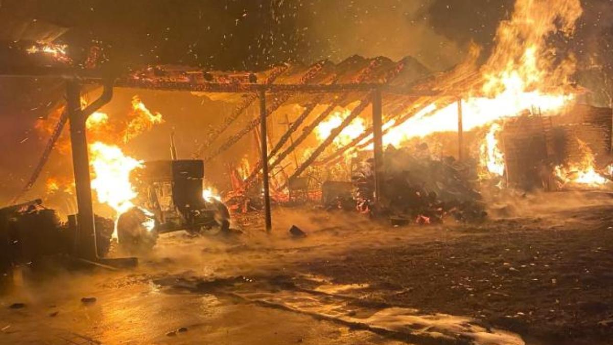 pericol-de-explozie-dupa-un-incendiu-care-a-afectat-o-gospodarie-din-hunedoara_81738100