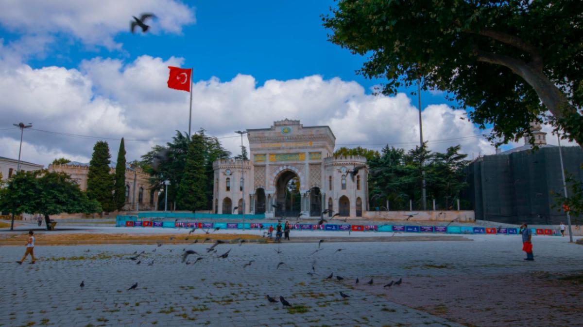 universitate-istanbul_42393500_40815200