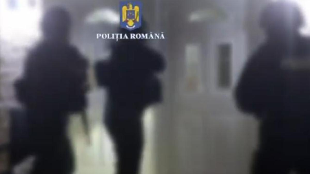 perchezitii_33383800