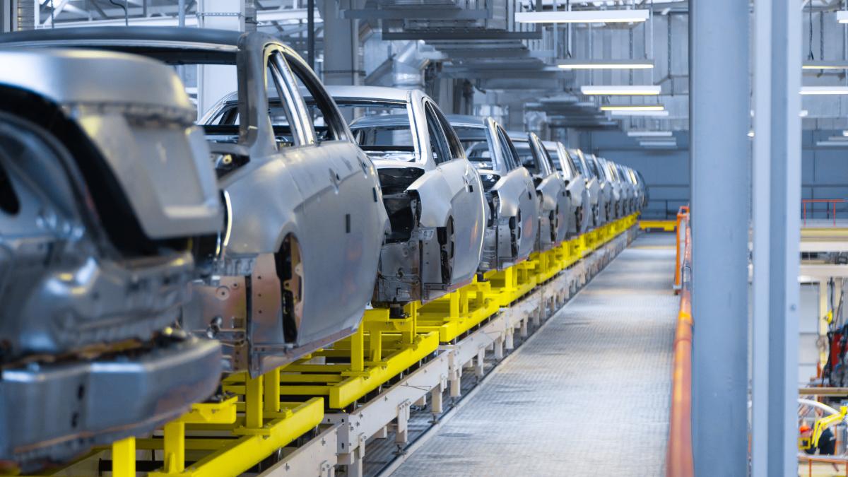 bmw-vrea-sa-produca-doar-masini-electrice--din-2027--investeste-650-de-milioane-de-euro-in-modernizarea-principalei-uzine-din-germania_40771800