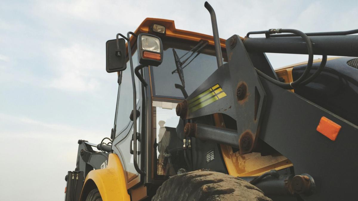 escavator-pexesl_89628200