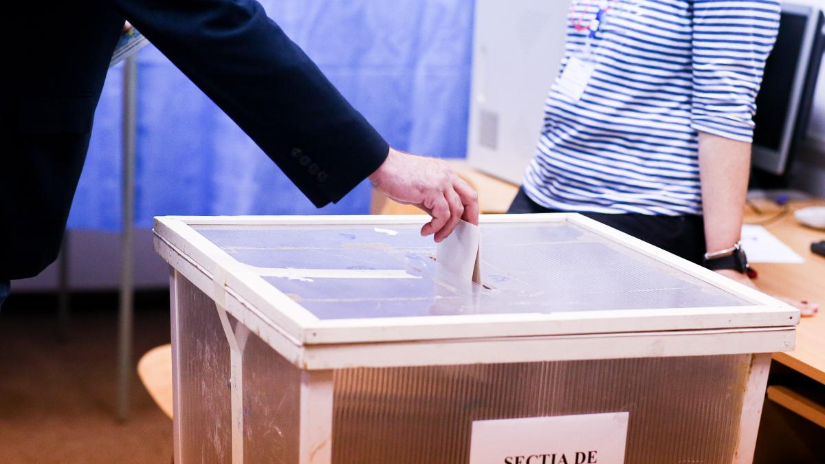 campania-electorala--in-atentia-parlamentului--repartizarea-timpilor-de-antena-pentru-accesul-candidatilor--in-sedinta-birourilor-reunite-ale-camerei-si-senatului_43749100