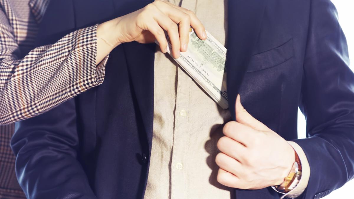 medic-ginecolog--cercetat-pentru-luare-de-mita--a-fost-plasat-sub-control-judiciar_49972700