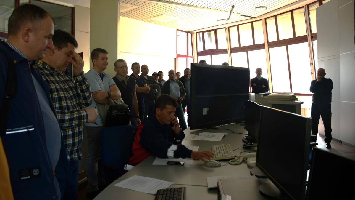 exercitiu-complex-de-restaurare-a-functionarii-sen--realizat-cu-succes-de-transelectrica_98229100