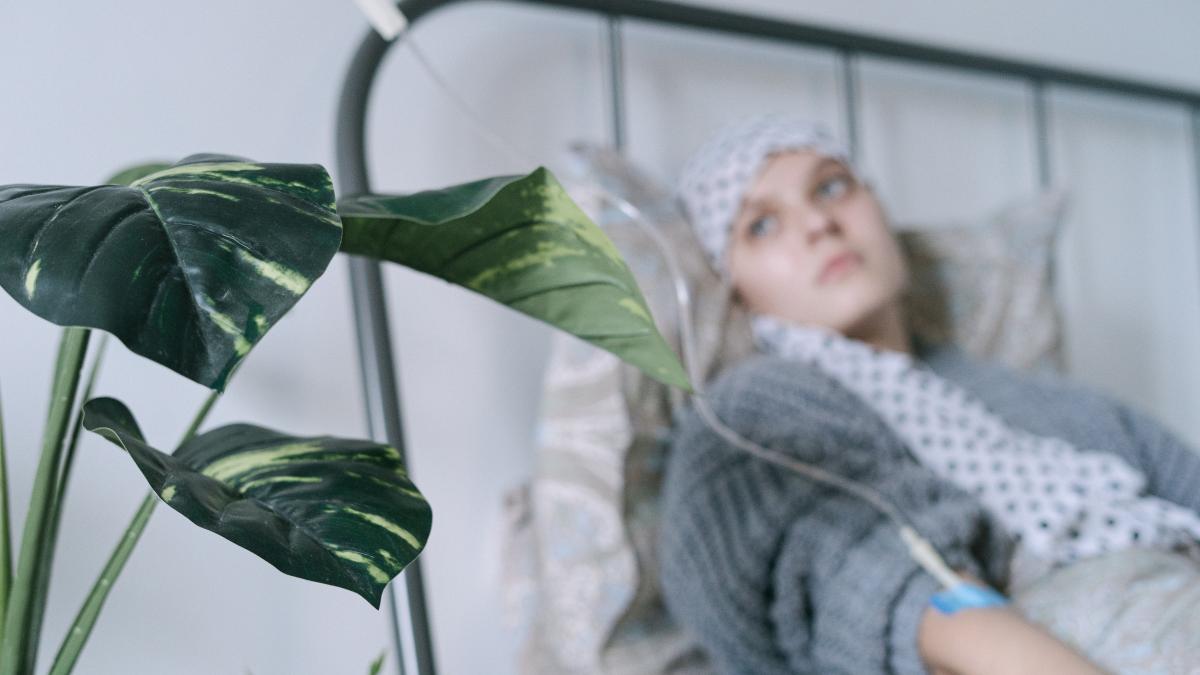 chimioterapie-vs--radioterapie--dr--matei-bara-sanador-efectele-biologice-sunt-diferite_23356900