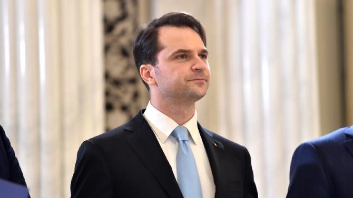 de-ce-a-mers-sebastian-burduja-la-cotroceni--ce-a-discutat-cu-presedintele-klaus-iohannis_02315900