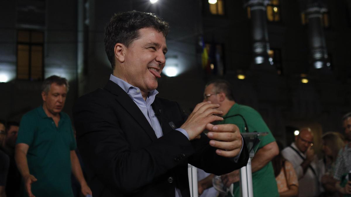 instant_nicusor_dan_exit-poll_005_inquam_photos_octav_ganea_79201800